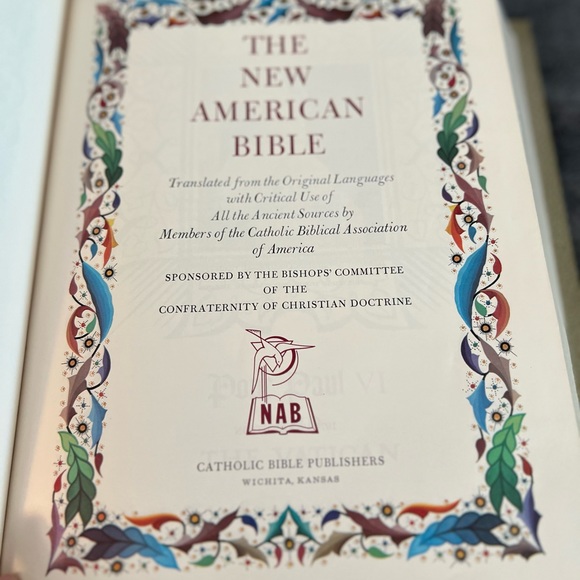 Vintage ‘74-‘75, 1970 Copyright New American Bible Catholic Heirloom Edition. - Picture 12 of 16